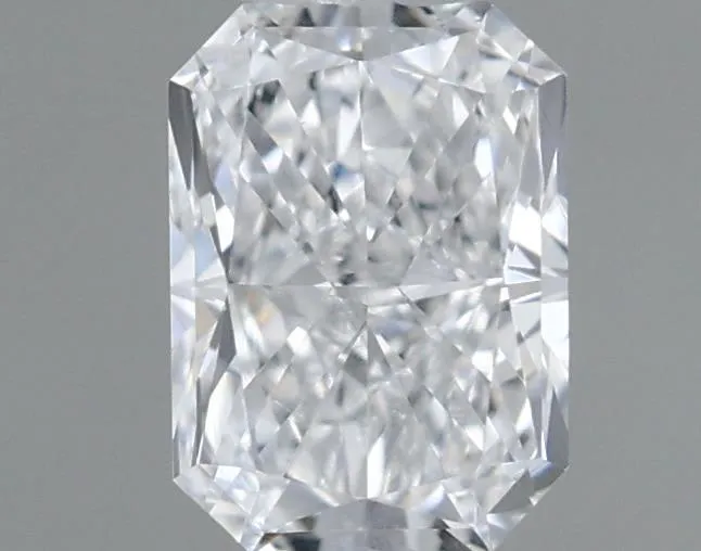 0.28ct Radiant Lab Grown Diamond (Colour E, Clarity VVS2, IGI Certified)