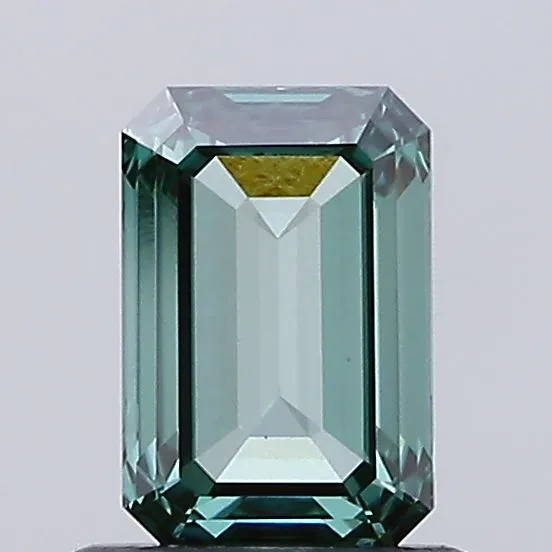 0.91ct Emerald Lab Grown Diamond (Colour Fancy Vivid Green, Clarity VVS2, IGI Certified)