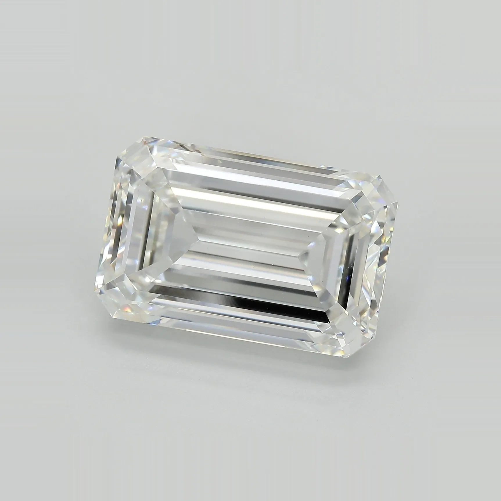 17.83ct Emerald Lab Grown Diamond (Colour G, Clarity VVS2, IGI Certified)