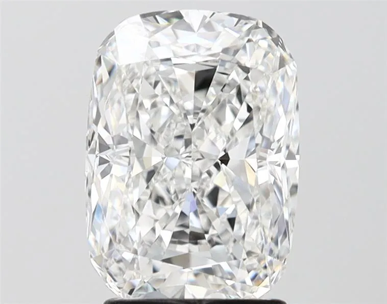 2.43ct Cushion modified Lab Grown Diamond (Colour F, Clarity VVS2, IGI Certified)