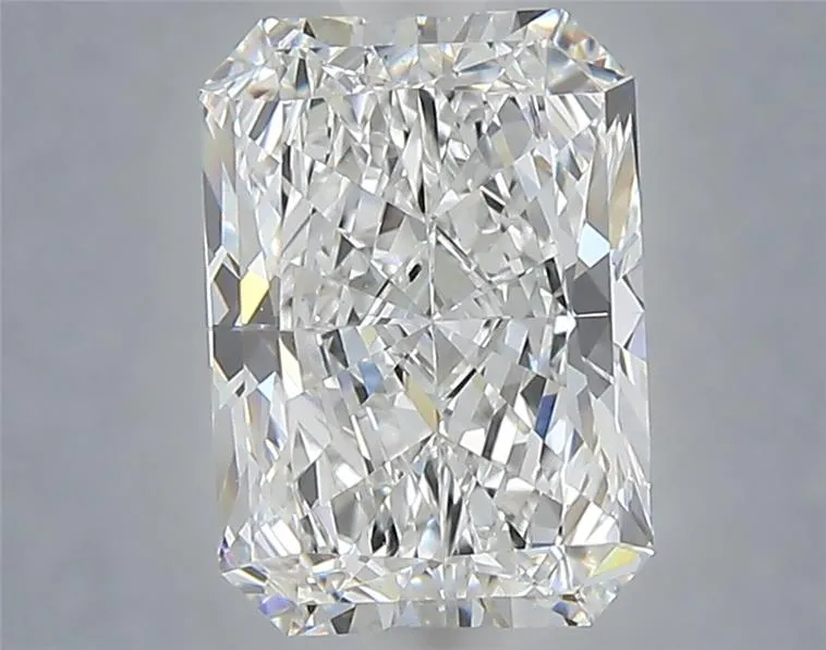 2.43ct Radiant Lab Grown Diamond (Colour E, Clarity VVS2, IGI Certified)