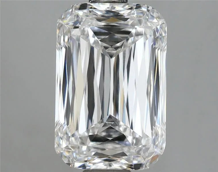2.59ct Cushion modified Lab Grown Diamond (Colour E, Clarity VVS2, IGI Certified)