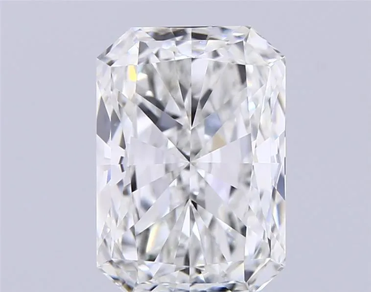 2.70ct Radiant Lab Grown Diamond (Colour F, Clarity VVS2, IGI Certified)