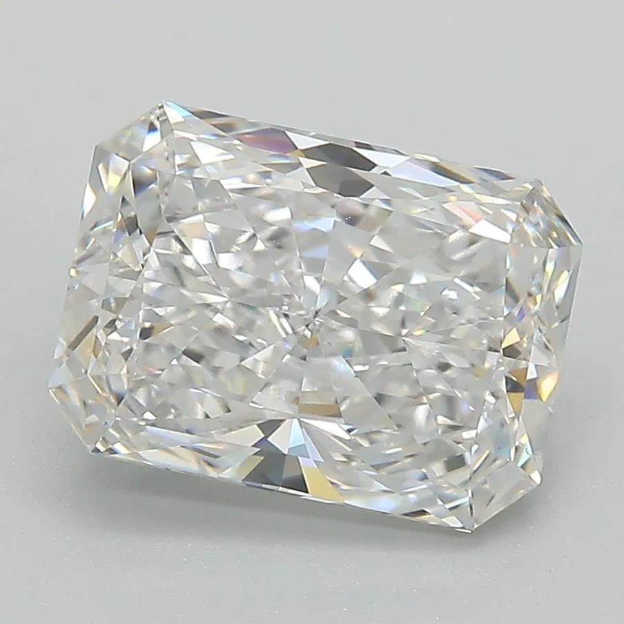 2.77ct Radiant Lab Grown Diamond (Colour E, Clarity VVS2, IGI Certified)