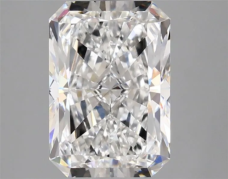 2.82ct Radiant Lab Grown Diamond (Colour E, Clarity VVS2, IGI Certified)