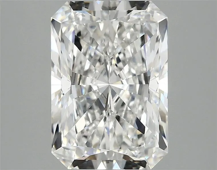 2.92ct Radiant Lab Grown Diamond (Colour E, Clarity VVS2, IGI Certified)