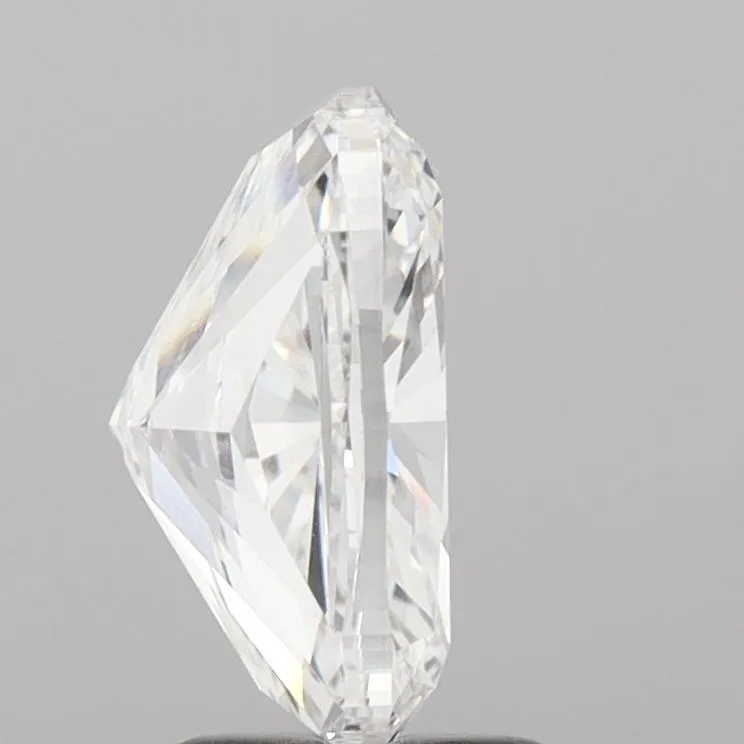 3.02ct Cushion brilliant Lab Grown Diamond (Colour E, Clarity VVS1, IGI Certified)