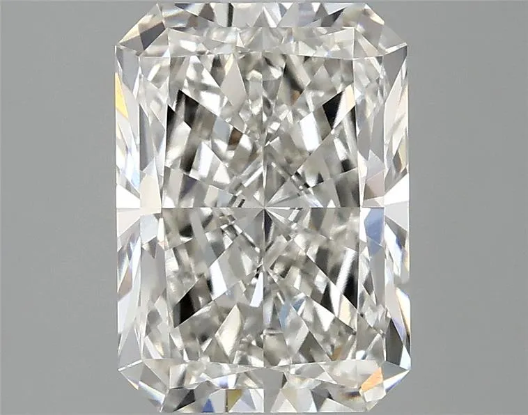 3.02ct Radiant Lab Grown Diamond (Colour G, Clarity VVS2, IGI Certified)