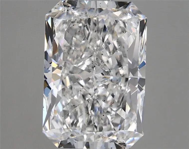 3.11ct Radiant Lab Grown Diamond (Colour E, Clarity SI1, IGI Certified)