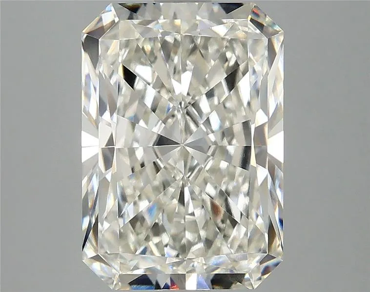 4.04ct Radiant Lab Grown Diamond (Colour G, Clarity VVS2, IGI Certified)