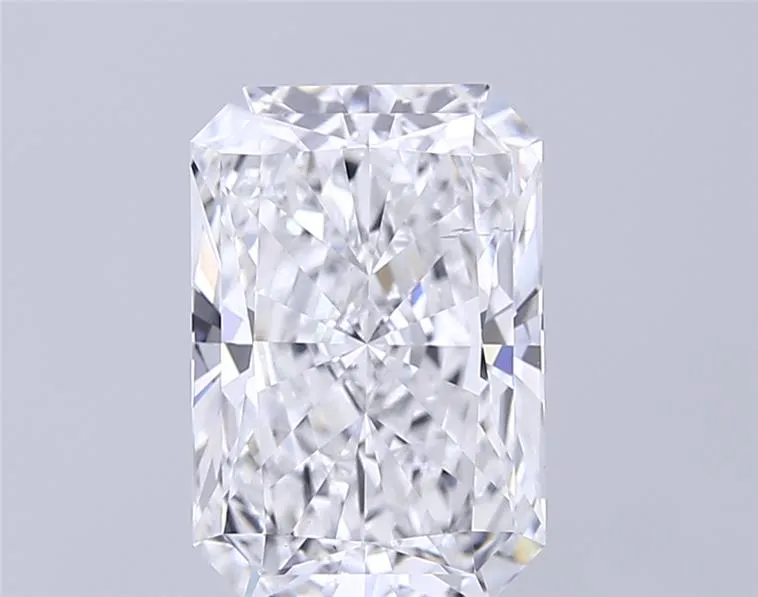 4.05ct Radiant Lab Grown Diamond (Colour D, Clarity VS1, IGI Certified)