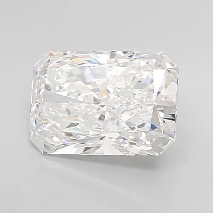4.05ct Radiant Lab Grown Diamond (Colour E, Clarity VVS2, IGI Certified)