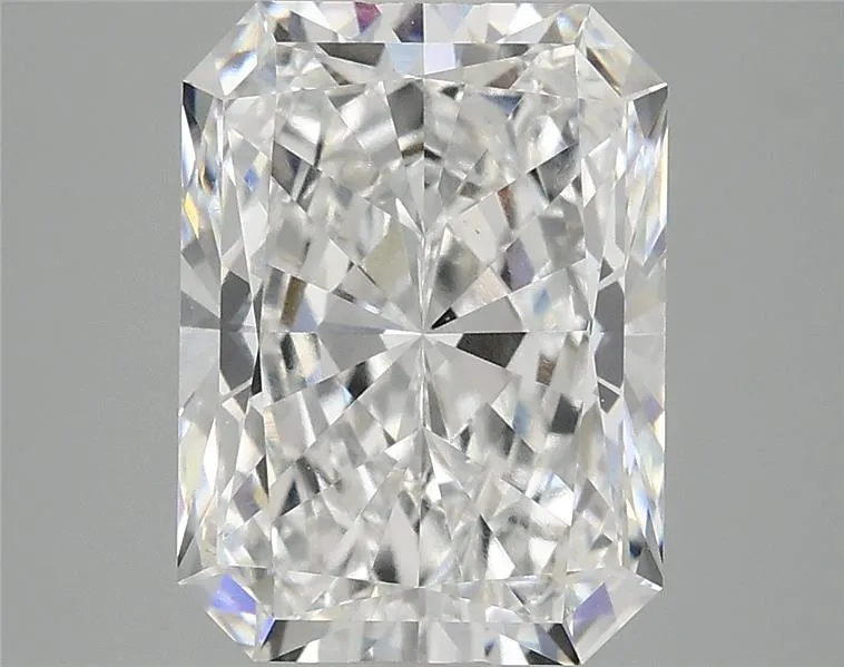 4.05ct Radiant Lab Grown Diamond (Colour E, Clarity VVS2, IGI Certified)