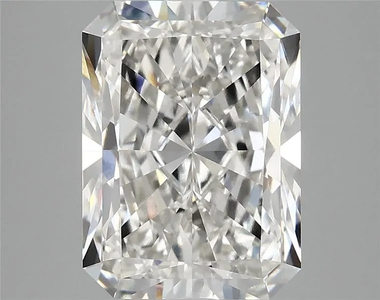 4.08ct Radiant Lab Grown Diamond (Colour G, Clarity VVS2, IGI Certified)