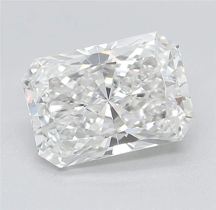 4.19ct Radiant Lab Grown Diamond (Colour E, Clarity VVS2, Cut EX, IGI Certified)