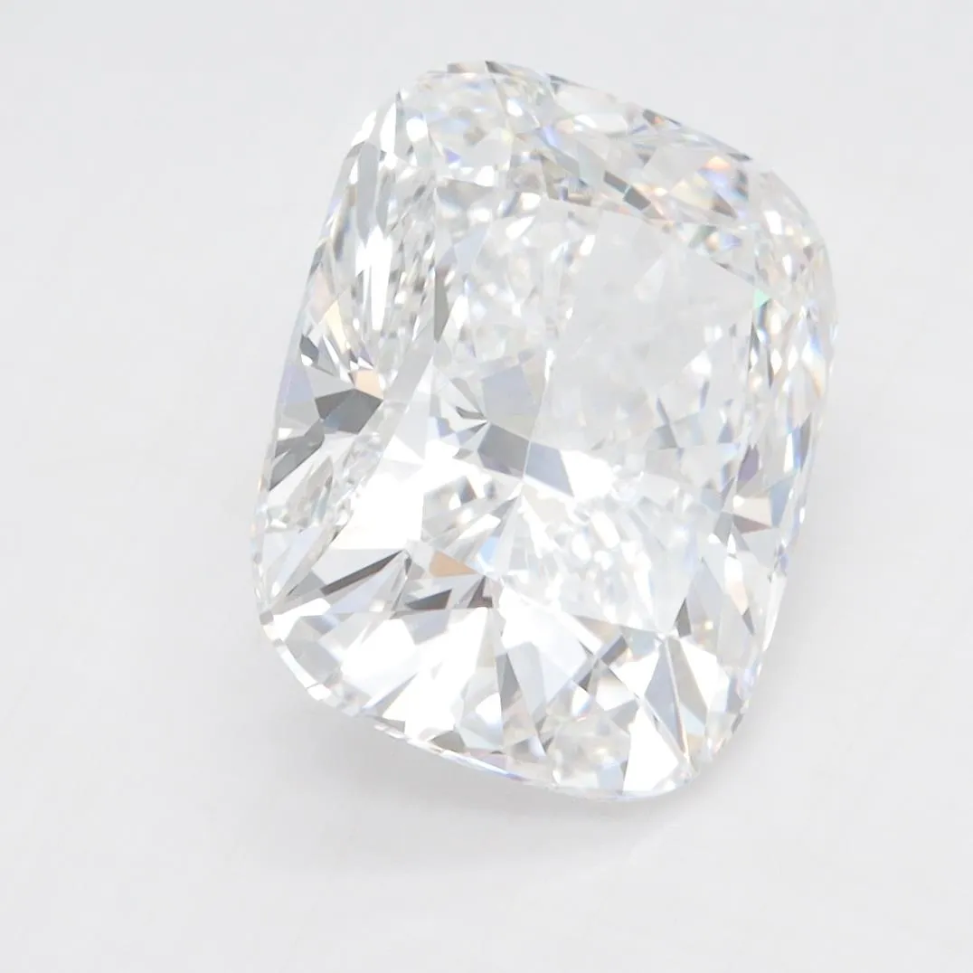 4.27ct Cushion modified Lab Grown Diamond (Colour E, Clarity VVS1, IGI Certified)