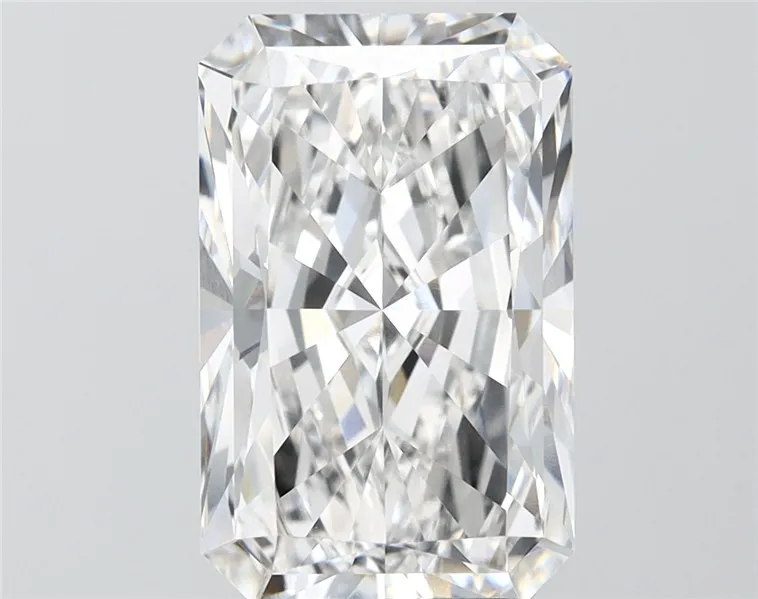 5.05ct Radiant Lab Grown Diamond (Colour E, Clarity VVS1, IGI Certified)