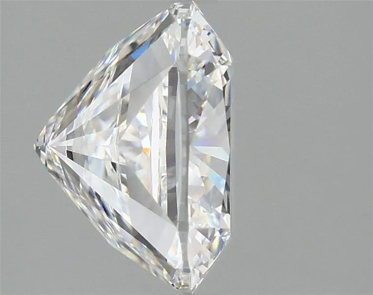 5.07ct Cushion modified Lab Grown Diamond (Colour E, Clarity VVS2, IGI Certified)